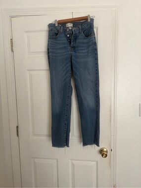Universal Thread Straight Leg Jeans in Medium Blue Denim